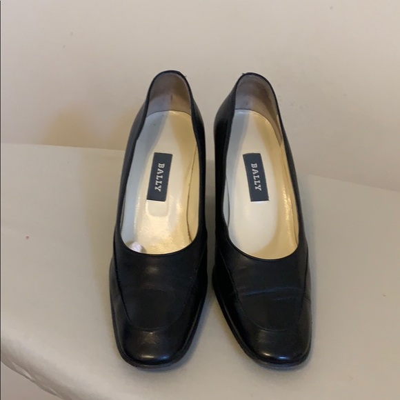 Shoes - Picture 1 of 2